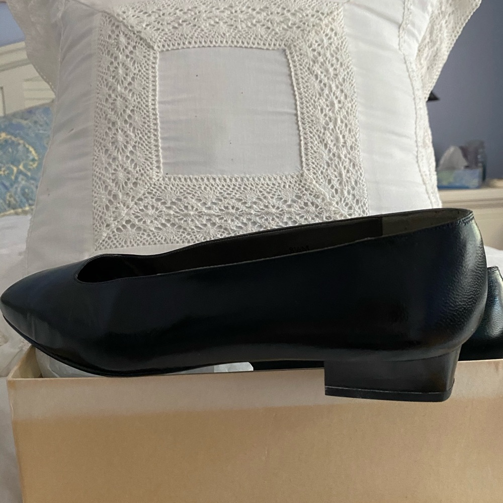 Talbots Navy Loafers 8 1/2 M